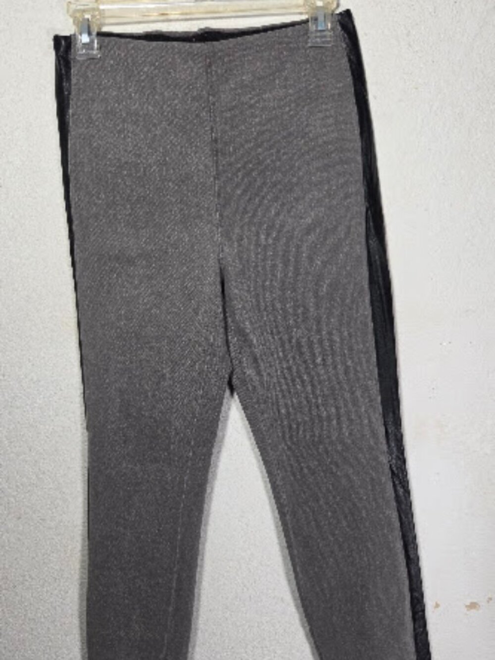 NWT LYSSE Womens Leggings Grey Black Faux Leather Trim Size M Back Pockets